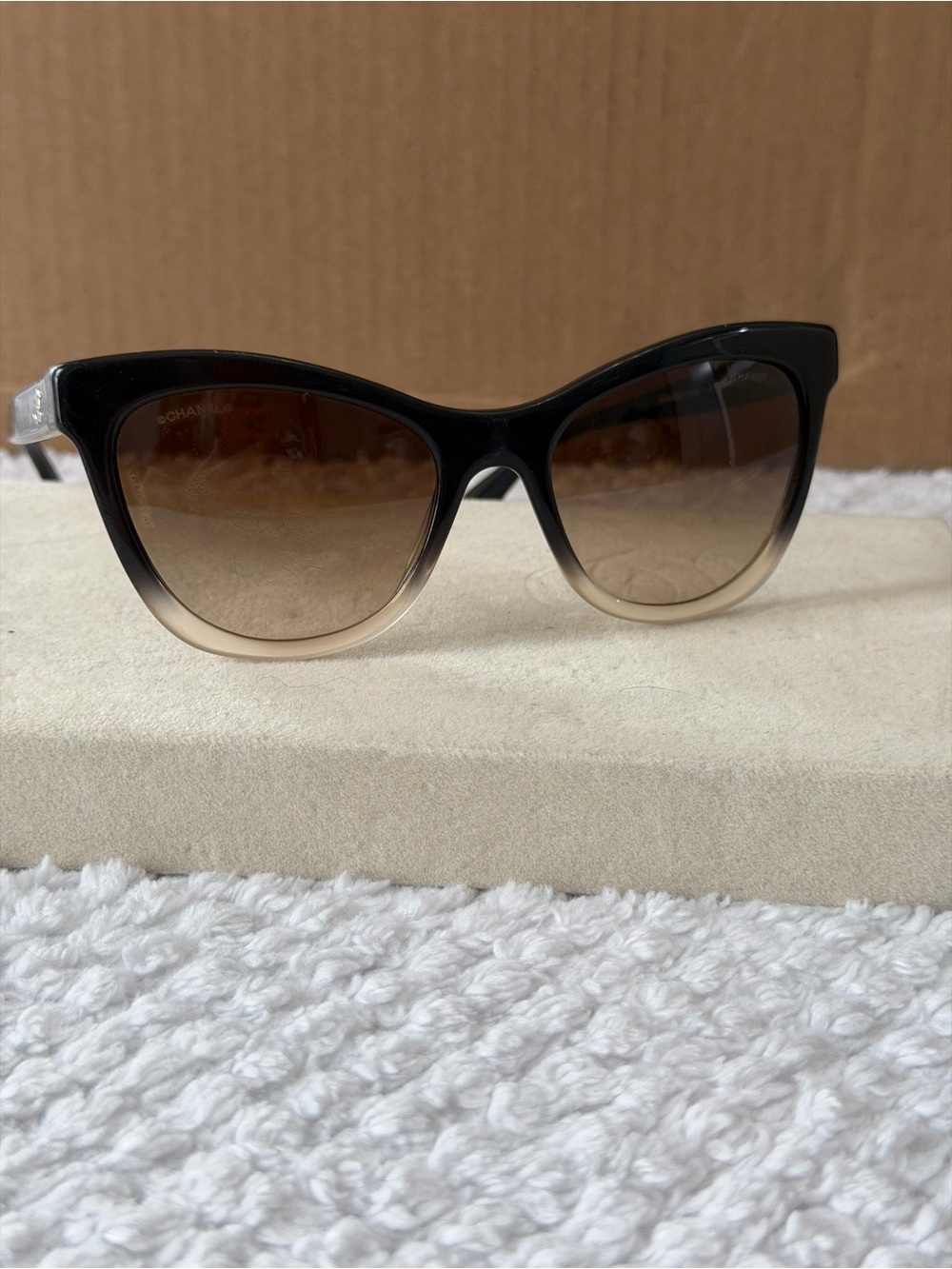 Chanel 5350 1557/S5 Cat Eye Sunglasses Black Beige Brown Gradient 54mm
